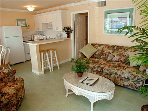 Tradewinds Resort By Resortquest Bradenton Beach Exterior foto